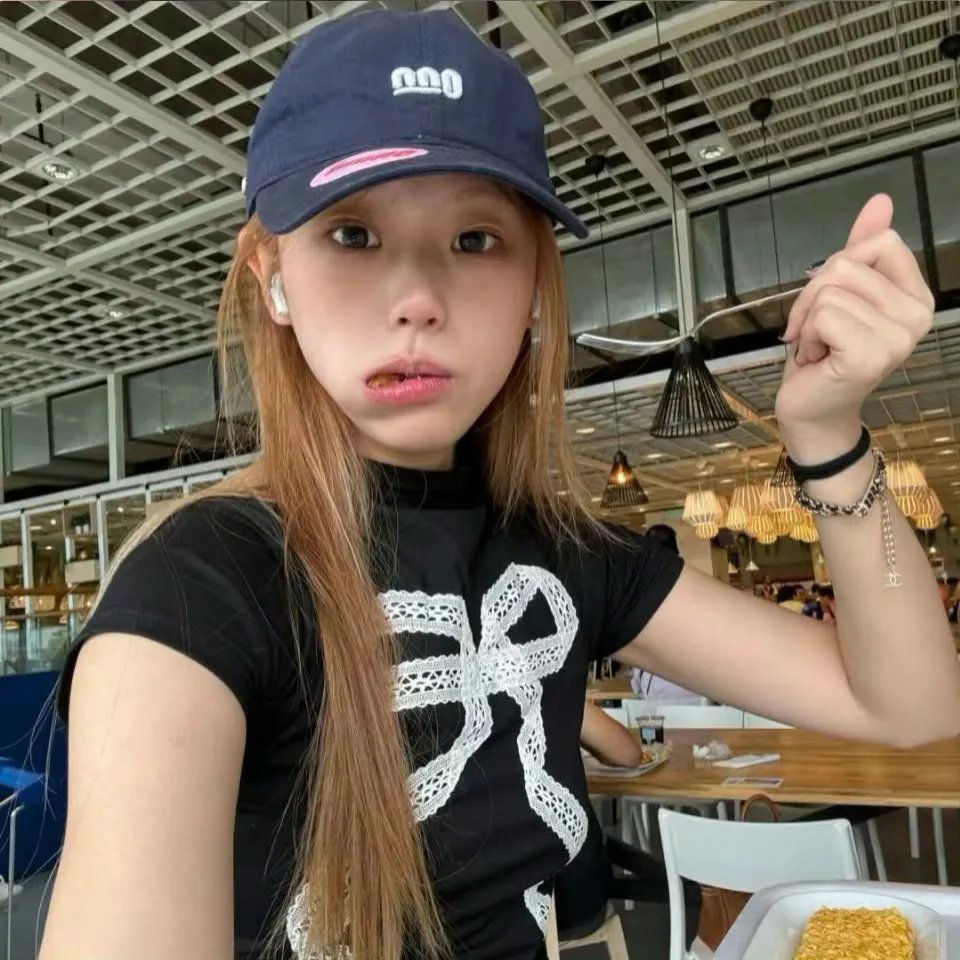 龙纹身的女孩